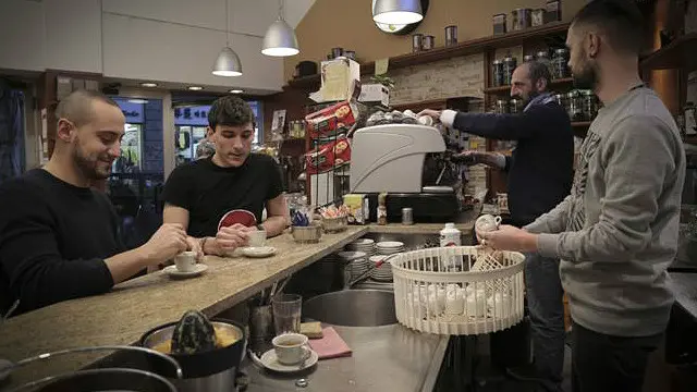"El barista italiano es ahora el sustituto de la madre del cliente italiano", dice Manuel Terzi, especialista en café.