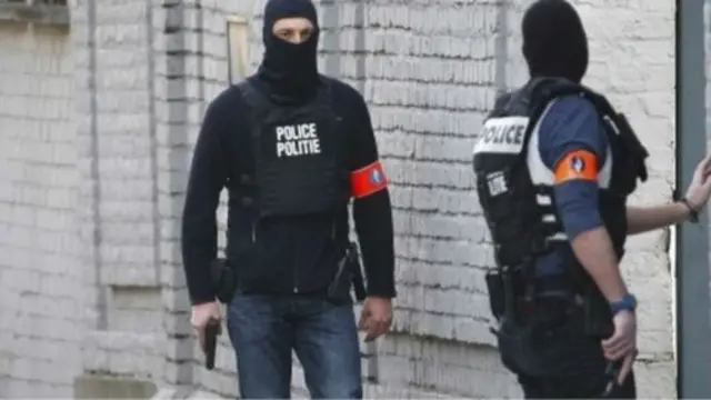 比利时和法国警察联合展开周二的搜捕行动