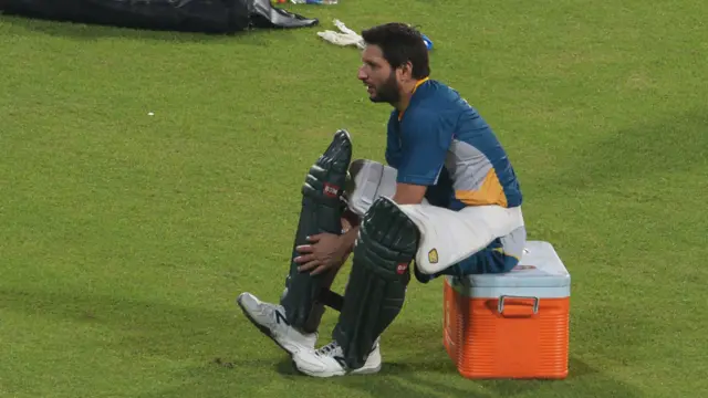 پہلے میچ میں اس نے نہ صرف بنگلہ دیش کو شکست دی بلکہ اس کے تین اہم کھلاڑی شاہد آفریدی، محمد حفیظ اور احمد شہزاد فارم میں واپس آئے ہیں۔