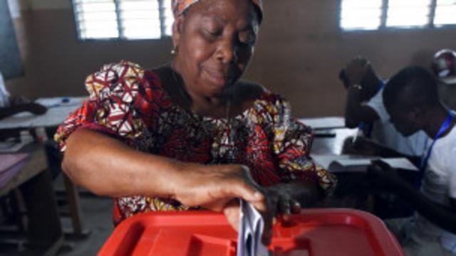 Des millions d'électeurs vont aux urnes pour un dimanche électoral sur le continent.