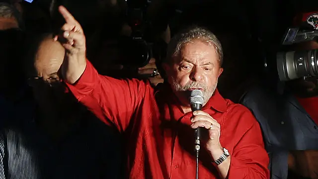 يقول دى سيلفا إنه سيرد رسميا على الاتهامات التي يتم تسريبها يوميا ضده