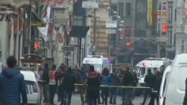 دھماکے کے مقام استقلال سٹریٹ پر ہفتے کے آخر میں رش ہوتا ہے