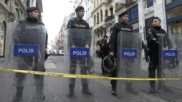 目前，土耳其內政部已經宣佈在七個省份進行安全評估和宵禁。