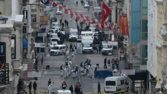 Ledakan terjadi di kawasan perbelanjaan yang ramai dengan turis asing dan warga lokal.