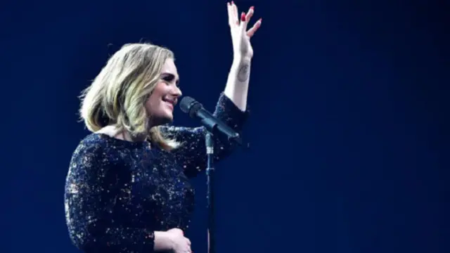 الألبوم الغنائي الأخير لأديل "25" حقق مبيعات بلغت 19 مليون نسخة حول العالم.