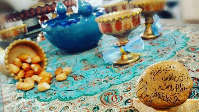 ایرانی روایتی طور پر نئے سال کی تقریب نوروز کو دسترخوان سجانے سے کرتے ہیں