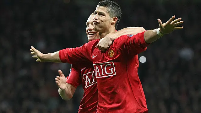 رونالدو شش فصل را در منچستر یونایتد گذراند و بعد به رئال مادرید رفت