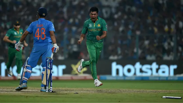 محمد سمیع نے اوپر تلے دو تلے دو وکٹیں حاصل کر کے سنسی پھیلا دی