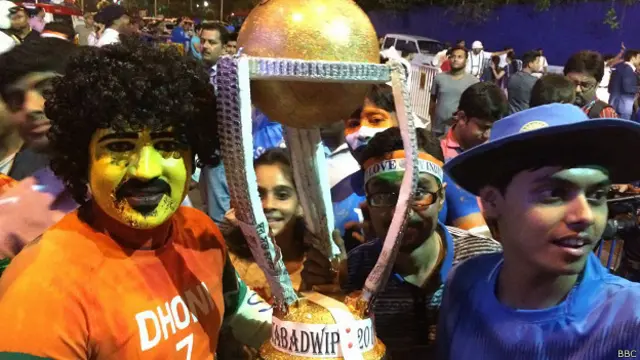 कोलकाता में भारतीय टीम के फैन्स
