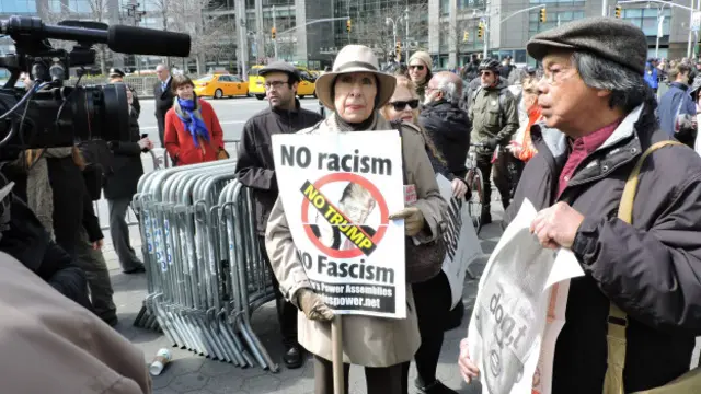 Митинг противников Дональда Трампа в Нью-Йорке 19 марта 2016 г.