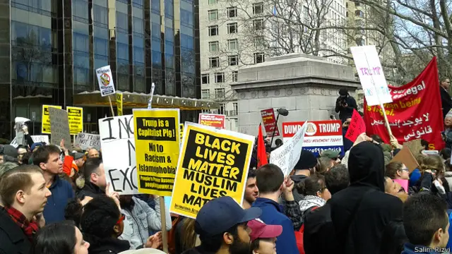 Aksi anti-Trump juga terjadi di New York.