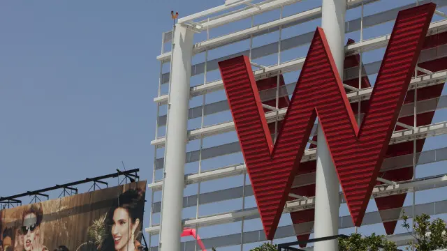 喜达屋旗下拥有喜来登（Sheraton）、威斯汀(Westin)和W酒店等品牌。