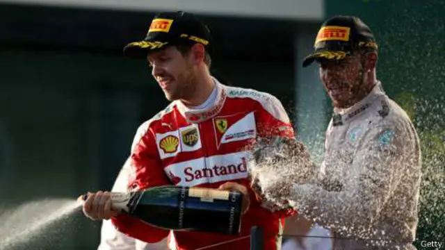 Lewis Hamilton dan Sebastian Vettel masing-masing menempati urutan dua dan tiga.