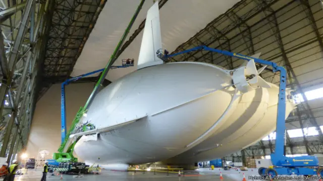 एयरलैंडर 10