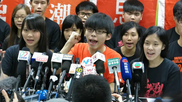 Joshua Wong (Hoàng Chí Phong) vẫn phải chịu án đi làm tại thư viện