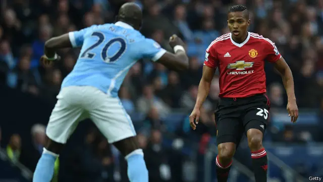 Pemain City melawan United