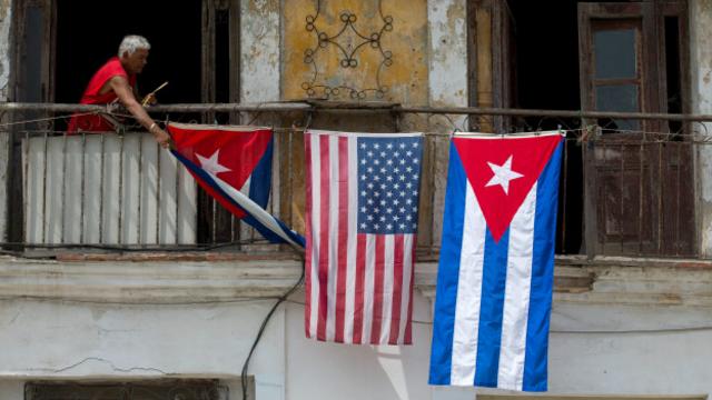 Algunos cubanos decoran sus casas para recibir a Obama.