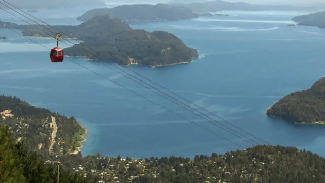 Se encontraron fosas de 400 metros de profundidad en el lago Nahuel Huapi. 