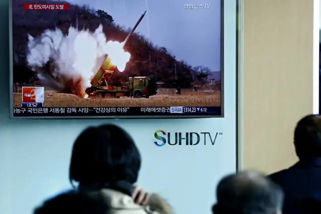 د شمالي کوریا اټومي او توغندیزو ازموینو چې د روان میلادي کال له پیله یې څپه تونده شوې، ددغه هېواد ګاونډیان او جاپان اندېښمن کړي دي.