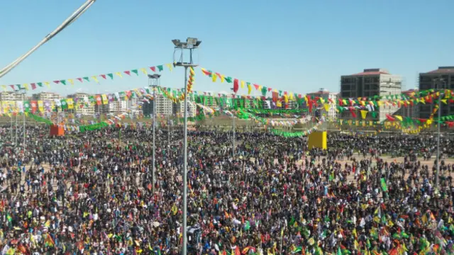 Kutlama, Bağlar ilçesindeki geniş alanda gerçekleştiriliyor.