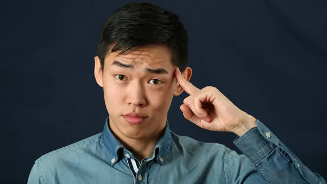 В азиатских культурах человека можно оскорбить множеством разных способов