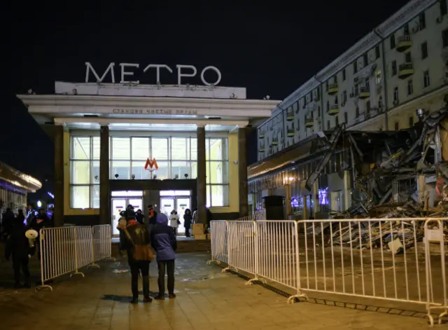 Когда власти Москвы решили снести торговые объекты, владельцам построек не помогли документы
