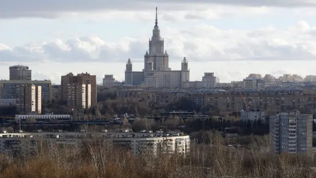 Опросы показывают, что студенты стали чаще задумываться о госслужбе по получении аттестата о высшем образовании