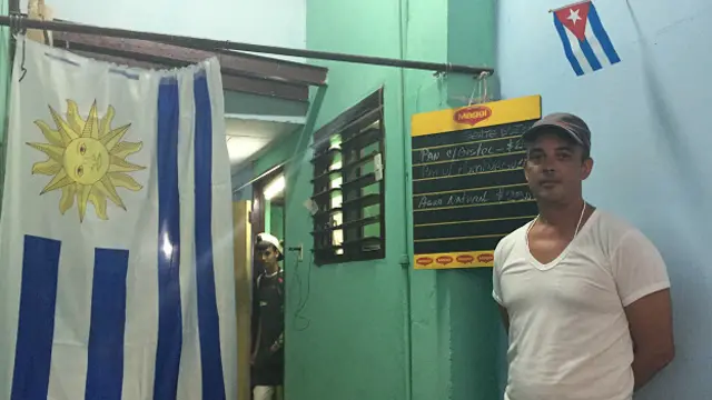 José Castillo no alcanzó a arreglar su paladar con la pintura que usó el gobierno para reparar la zona donde debía pasar Obama.