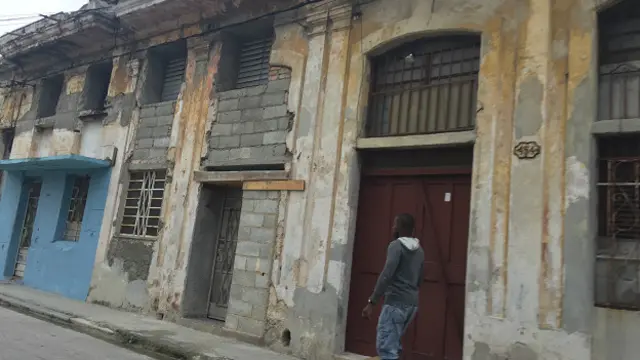 El deterioro del popular barrio de Centro Habana es muy evidente.