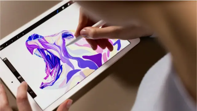 Apple yöneticilerinden Phil Schiller, yeni iPad Pro'nun PC'nin yerini alacağını söylüyor.