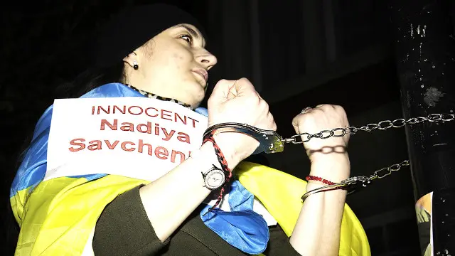 Активисты требуют от РФ освободить Савченко