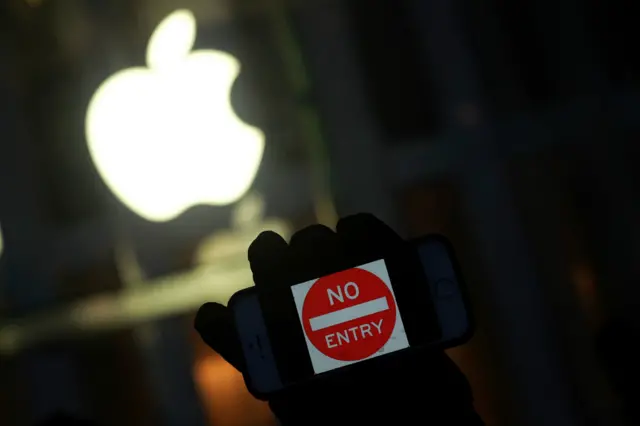 FBI在第三方的協助下成功解鎖加州槍擊案嫌犯的iPhone手機。