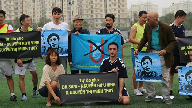 Các thành viên NoU đòi chính quyền trả tự do cho ông Nguyễn Hữu Vinh cùng bà Nguyễn Thị Minh Thúy