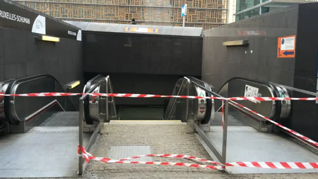 Toàn bộ hệ thống xe điện ngầm đã bị đóng cửa sau vụ nổ ở bến tàu Maelbeek.