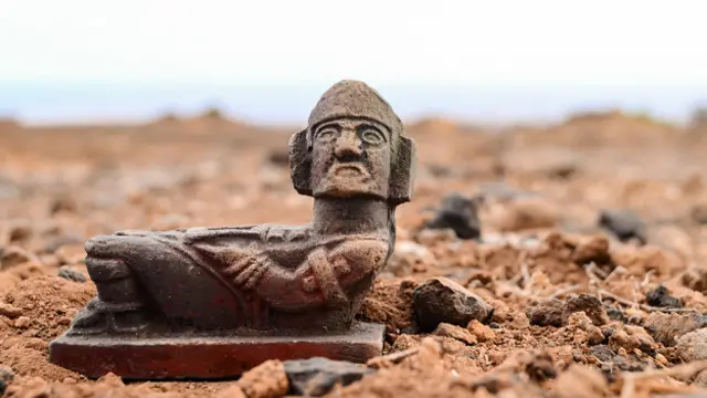 Древняя статуя майя