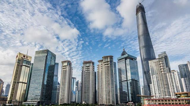 螺旋式建筑上海中心大厦楼高 632 米（2073英尺），于 2015 年投入使用，它将成为世界第二高楼。(Getty Images) (图片来源:Getty Images)