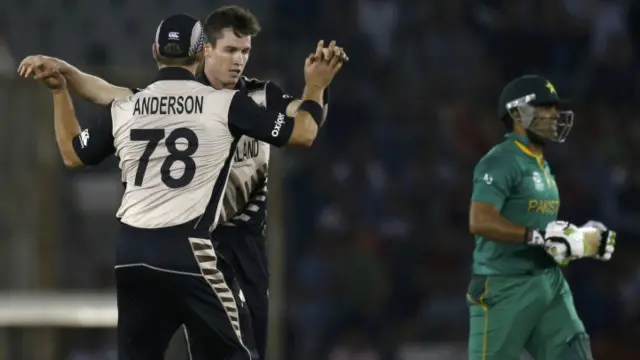 न्यूज़ीलैंड बनाम पाकिस्तान