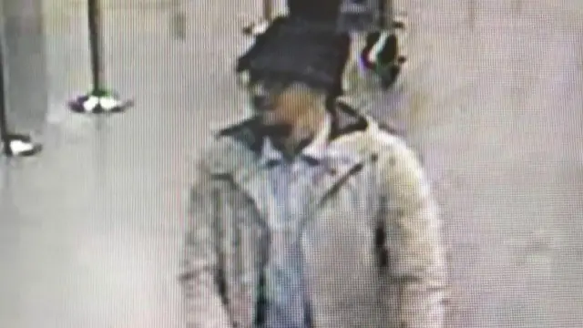 Foto pria yang dicari