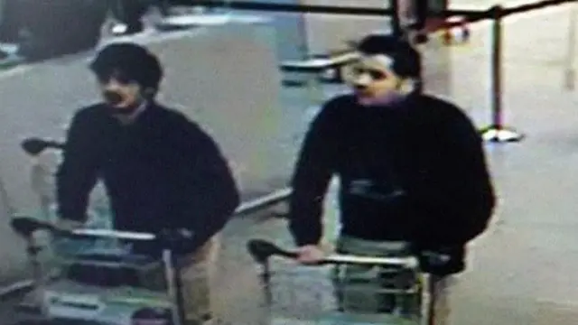 Hai anh em Khalid và Brahim el-Bakraoui trong hình CCTV