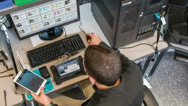 سیلیبرائٹ نے بی بی سی کو بتایا ہے کہ وہ ایف بی آئی کے ساتھ کام تو کرتے ہیں لیکن اس سے زیادہ کچھ نہیں کہیں گے