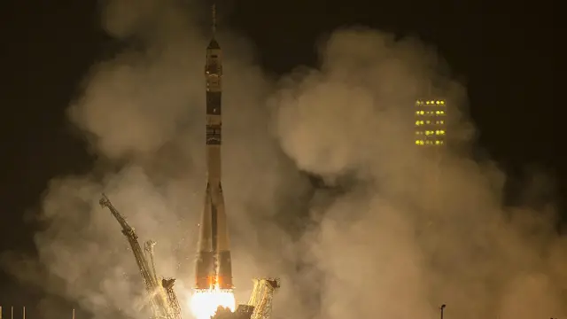 Традиционные ракеты используют несколько ступеней для выхода на орбиту