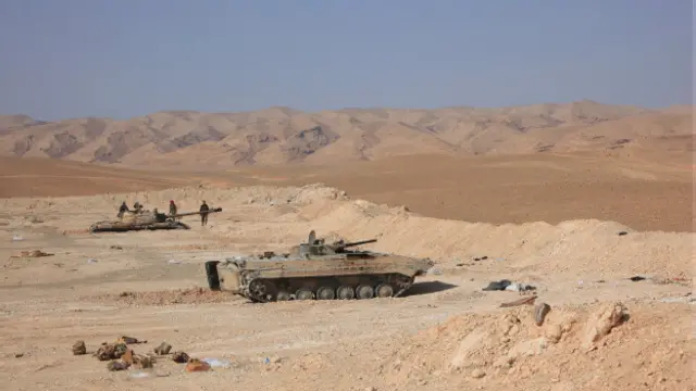 Сирийские танки около Пальмиры