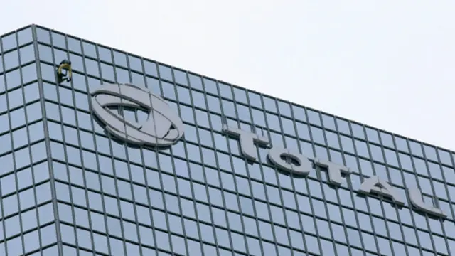 توتال به دلیل پرداخت رشوه به مقامات ایران با پیگرد قضایی در آمریکا و فرانسه مواجه بود