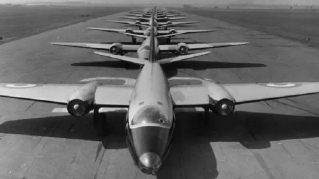 صممت طائرات الكانبيرا للعمل كمقاتلات جوية، لكن ثبت أن تصميمها مفيد للقيام بأدوار أخرى