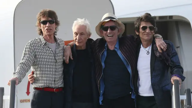 滚石乐队一行人搭私人飞机周四(24日)抵达哈瓦那,之前,该乐队已在巴西、智利、阿根廷及墨西哥巡回表演。