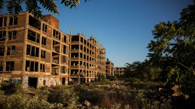 现在大多只有涂鸦艺术家和捡破烂者才会光顾这个废弃的帕卡德汽车厂。（图片来源：Getty Images）