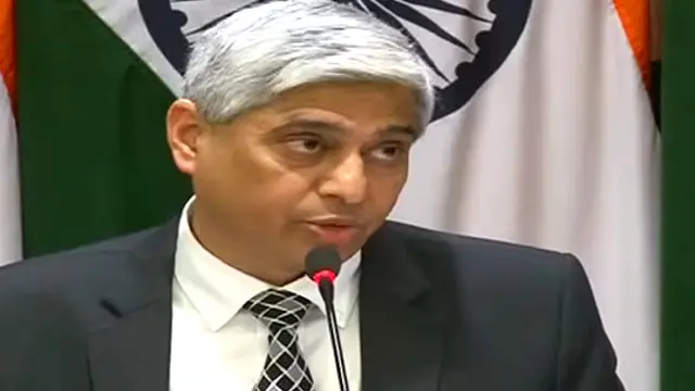 भारतीय विदेश मंत्रालय ने कहा है कि 'कथित जासूस' पहले नौ सेना में काम करते थे, पर अब उनका भारत सरकार से लेना देना नहीं है.