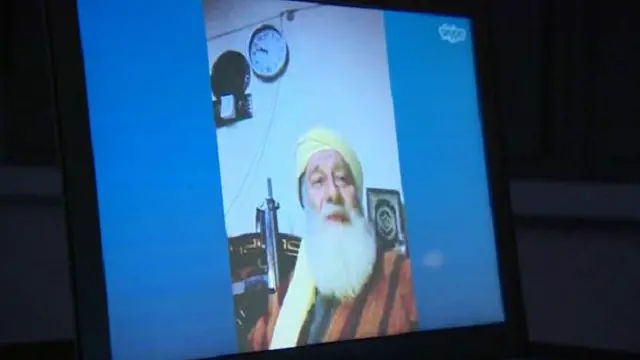 يعتبر الشيخ بسام عياشي زعيما وداعية متشددا في مولينبيك