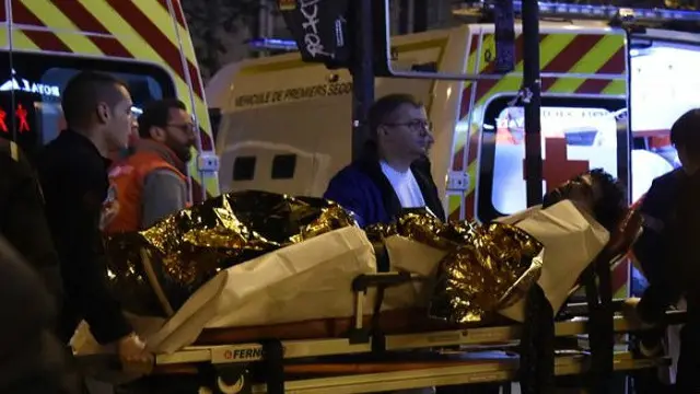 130 شخصا لقوا حتفهم أصيب المئات في هجمات باريس