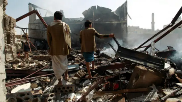 کارخانه شکلات‌سازی در صنعا پایتخت یمن که با حملات ائتلاف عربستان ویران شده